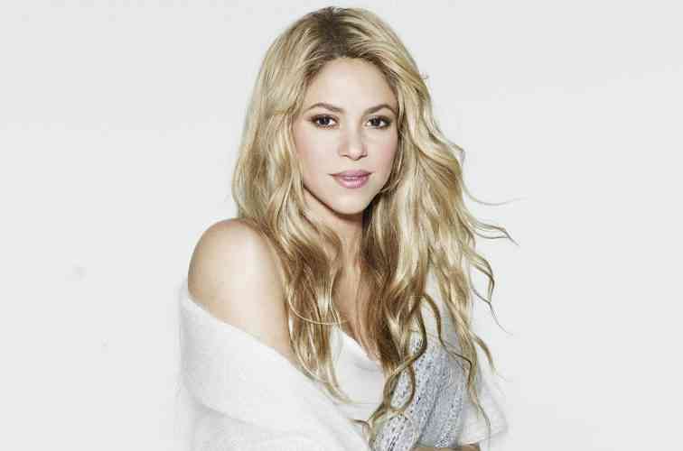 Shakira halk konserlerine başlıyor.