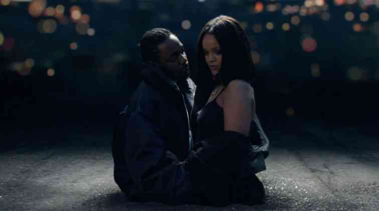 Rihanna ve Kendrick Lamar ile aynı sahnede.
