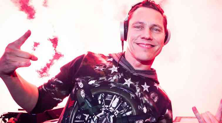 Tiesto evleniyor.