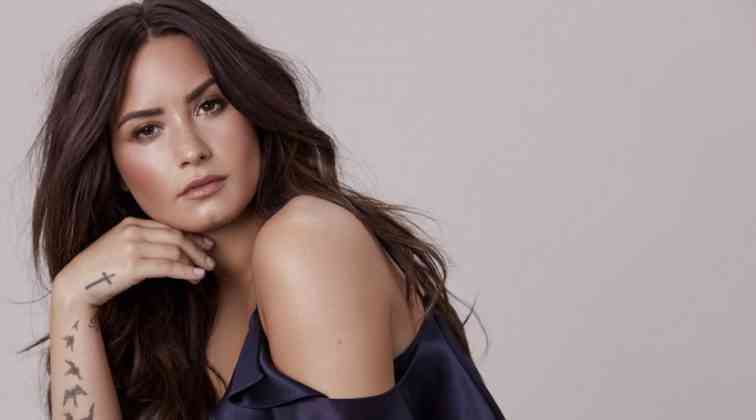 Demi Lovato paylaşımlarla dikkat çekiyor.