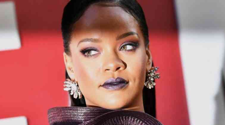 Rihanna'nın başı dertte.
